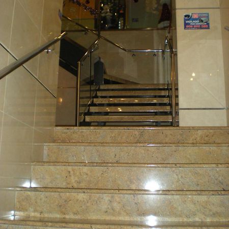 Hostal La Hispanidad Малага Экстерьер фото