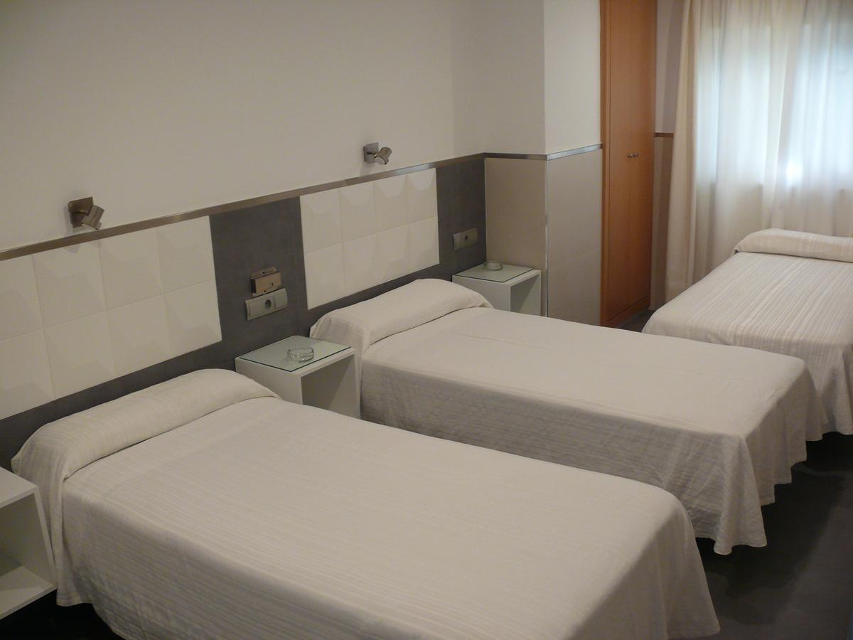 Hostal La Hispanidad Малага Экстерьер фото