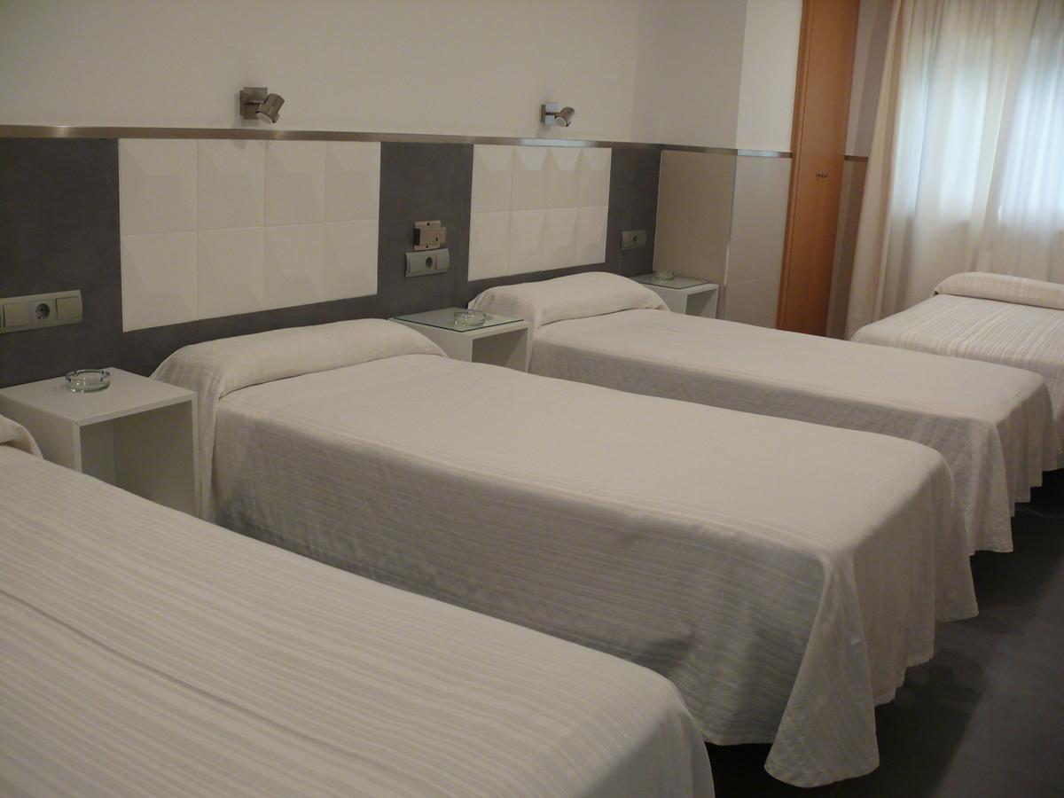 Hostal La Hispanidad Малага Экстерьер фото